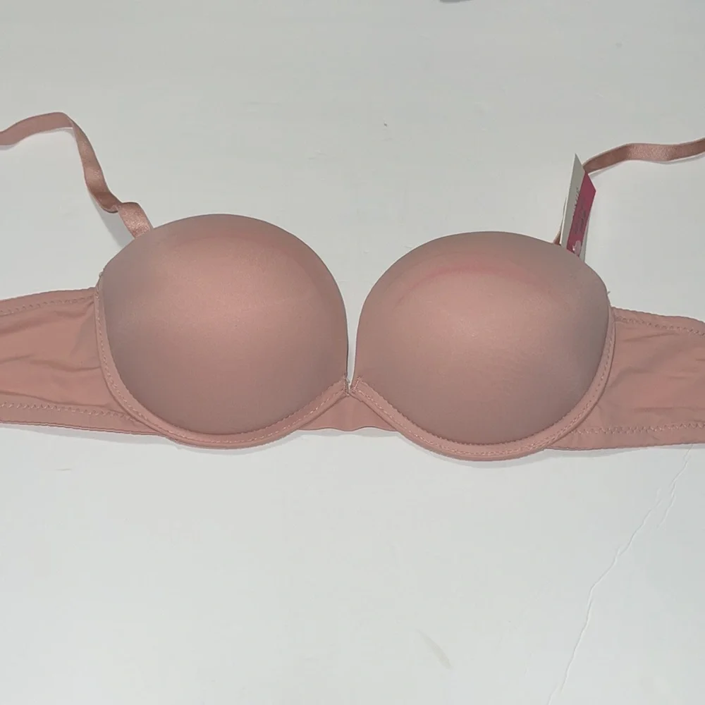 Super Push Up Multi-way Strapless Bra 3 Hooks. Ilys Lumie Brand & Silicon Band.